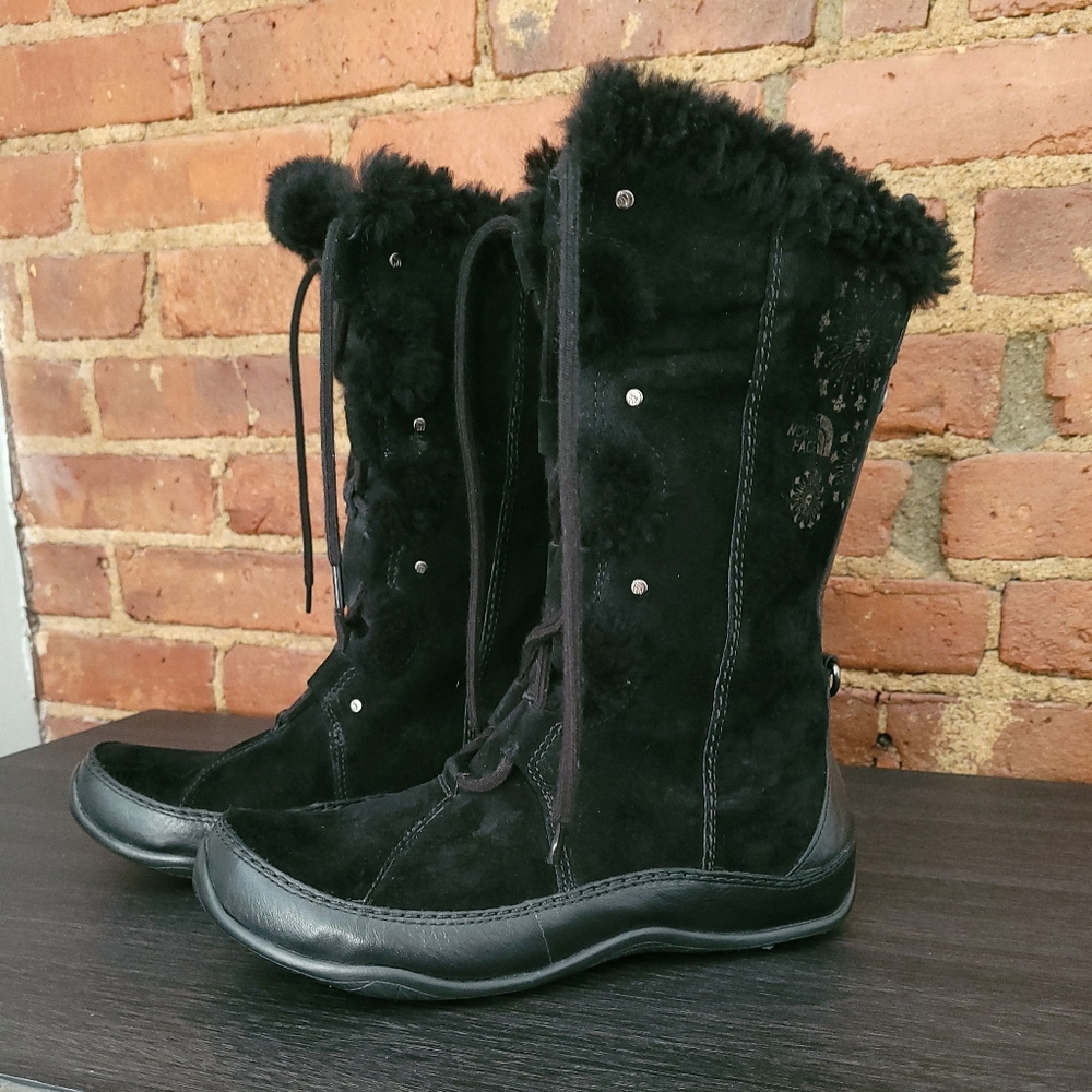 The North Face Abby III suede insulated boots size 8